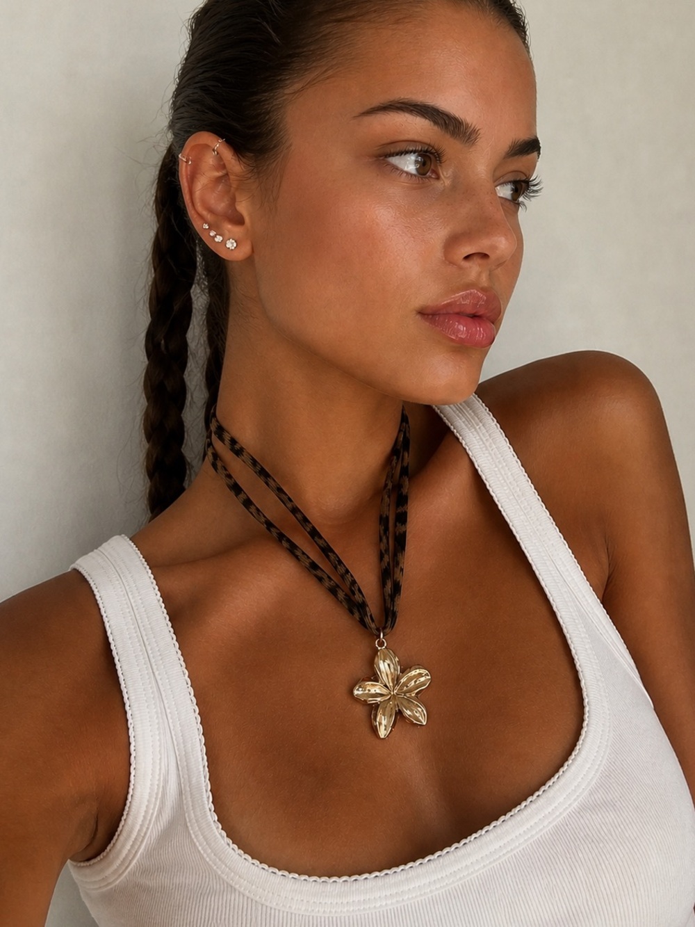 Retro Gold Flower Pendant Necklace with Leopard Velvet Strap